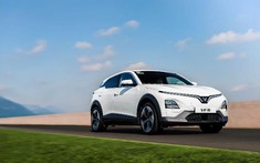 Khách hàng sở hữu VinFast VF 6: “Quyết định chuyển sang xe điện là bước đi sáng suốt”