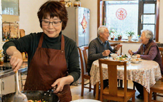 Nghỉ hưu 5 năm, tôi vẫn kiếm hơn lương hưu mỗi tháng nhờ 2 công việc quen thuộc - không cần vốn, chỉ cần chịu làm