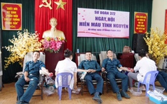 Cán bộ, đoàn viên, thanh niên Sư đoàn 372 xung kích tham gia hiến máu tình nguyện năm 2026