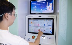 Người dân TP.HCM bất ngờ với Trạm Công dân số “tất cả trong một” ngay sát nhà