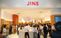 Một địa chỉ mới cho tín đồ thời trang Hà Nội: Cửa hàng kính Nhật vừa khai trương gây ấn tượng với thiết kế tinh tế