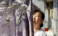 Sáu tháng sống chung, tôi bật khóc: “Ông ấy đòi hỏi quá nhiều!” - Góc khuất tài chính khi tái hôn tuổi trung niên