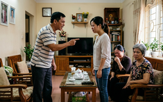 Bố mất sớm, chú chiếm hết nhà đất đuổi mẹ con tôi đi, 20 năm sau tôi quay về đòi lại thì bị cấm cửa, không cho thắp hương tổ tiên