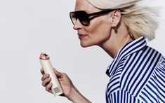 Dyson cũng đã bắt 'trend' quạt cầm tay: Tốc độ tới 65.000 vòng/phút, giá khoảng 2,6 triệu đồng