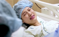 Á hậu làm mẹ đơn thân: "Tôi cứ sờ xem con còn thở không, tim còn đập không"