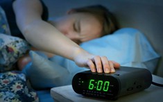 Lời khuyên cho những ai đặt báo thức lúc 6h sáng