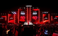 Viettel Y-Fest Quảng Ninh khép lại bằng đêm nhạc bùng nổ, hàng chục nghìn khán giả ở lại đến phút cuối
