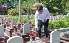 Thủ tướng Lê Minh Hưng tưởng niệm các anh hùng liệt sĩ tại các 'địa chỉ đỏ' ở Quảng Trị