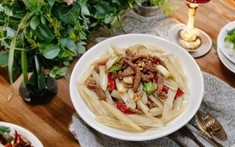 Tạm quên dưa chuột và mướp đi, đây mới là loại rau bạn nên mua ngay để nấu 2 món ngon ăn giòn tan, tươi mát vô cùng