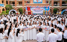 Đăng ảnh dự thi hoa khôi nhân dịp 20 năm ra trường, tôi không ngờ một bình luận vô tình lại khiến gia đình tôi lao đao