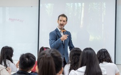 Học Cử nhân quốc tế tại Gloucestershire Vietnam: Lợi thế từ đội ngũ giảng viên nước ngoài