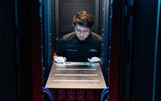 Cận cảnh “siêu công trình” hạ tầng AI thế hệ mới với NVIDIA HGX B300