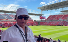Chế Linh U90 đi xem World Cup, nói 1 điều trong sân vận động