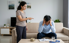 Thu nhập hàng trăm triệu mà giờ phải xin lại vợ từng đồng: Giữ tiền không khó, giữ sự đồng lòng mới khó!