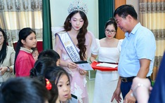 Trở về Ninh Bình trước giờ G, Hoa hậu Hà Linh gây xúc động với hành động ý nghĩa