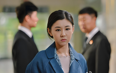 Mới đi làm 6 tháng, tôi đã phải đối diện với câu hỏi mà nhiều phụ nữ trăn trở cả đời: Chọn bên nào cũng tiếc, cũng dở