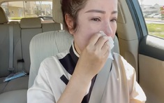 "Thời điểm này tôi muốn về Việt Nam cũng không được"