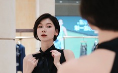Nhìn thấu "nét cười" của phụ nữ tuổi 40: Ai đang gồng mình chịu đựng, ai thực sự viên mãn từ trong cốt tủy?