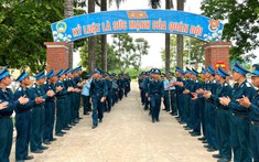 Hành trang đầu tiên của chiến sĩ mới tại Học viện Phòng không-Không quân