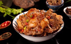 Đầu bếp đích thân chia sẻ công thức bí truyền món xương heo kho, đảm bảo thịt mềm tan trong miệng và hương thơm khiến hàng xóm phải xuýt xoa