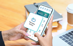 Gạ gẫm, dỗ dành mãi vợ mới chịu mở app ngân hàng cho tôi xem con số tiết kiệm trong đó, nhìn xong mà tôi tức xì khói