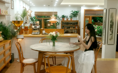 Nữ TikToker cải tạo biệt thự cổ rộng 300m2 thành "phim trường kinh doanh cảm xúc", vẫn kiếm tiền đều, ít áp lực