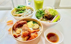 Đi dọc Việt Nam, thưởng thức mâm bún đặc sắc chỉ với vài thao tác