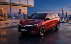 SUV điện VinFast VF 8 thế hệ mới chinh phục các gia đình mê xê dịch
