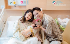 Vợ chồng Rhymastic hạnh phúc chào đón con thứ hai tại Bệnh viện Quốc tế Mỹ (AIH)