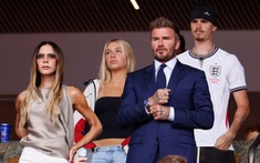 Đang kéo cả nhà đi xem World Cup, vợ chồng David - Victoria Beckham bàng hoàng nhận tin sốc