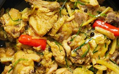 Nấu thịt gà mà biết thêm 3 loại gia vị này đảm bảo không tanh, thịt mềm, màu đẹp, càng ăn càng bổ