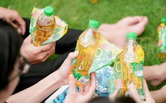 Từ công nhân đến sinh viên: Nhiều người bất ngờ đổi vận nhờ một lần xé nhãn chai nước