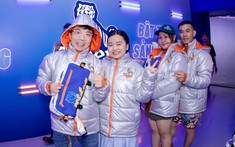 Bất chấp nắng nóng hơn 30 độ, người dân Cần Thơ đồng loạt khoác áo phao tại khu vực Công viên Sông Hậu