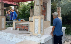 Xót xa nam NSND đình đám lặng lẽ xây mộ cho vợ vừa qua đời: "Anh lại xây ngôi nhà mới cho em"