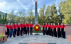 Về Côn Đảo, lắng nghe Tổ quốc từ lòng đất mẹ 