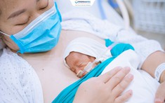 Cặp song sinh từ 800g đến gần 3kg: Hành trình lớn lên từ những cái ôm của mẹ