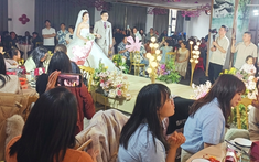 Tôi đến chúc phúc chồng cũ, không ngờ lại trở thành trò cười cho cả đám cưới, khiến cô dâu mới giận tím mặt