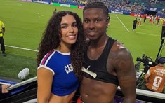 Cô nàng Gen Z bỗng nổi tiếng toàn cầu sau cái ôm của "người hùng" Cape Verde ở World Cup