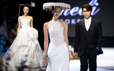 Show váy cưới hot nhất Việt Nam lúc này: Từ không gian đến thiết kế đều đẹp như cổ tích