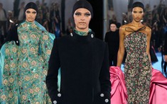 Show diễn khiến cả Paris sửng sốt với màn "lột xác" chưa từng thấy trên sàn catwalk
