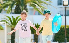 Lưu ngay loạt công thức phối đồ giúp cả nhà “cân” mọi lịch trình hè này