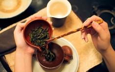 3 thói quen pha trà cần bỏ ngay