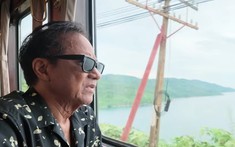Chế Linh đi tàu qua đèo Hải Vân: "Non sông đất nước hùng vĩ quá"