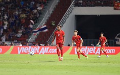 Vietjet và Vikki “tiếp lửa” – Việt Nam rực đỏ Bangkok, thắng Thái Lan lượt đi chung kết ASEAN Cup