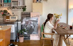 Vì sao nhiều gia đình không còn treo TV chính giữa phòng khách?