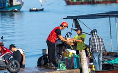 Đơn hàng online - Từ một cú chạm trên điện thoại đến những cung đường ngoài đời thực