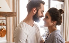 Đàn ông muốn cải thiện “chuyện chăn gối” nên làm 6 việc này: Điều cuối cùng ít ai nghĩ tới
