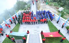 Thiêng liêng Lễ chào cờ “Tôi yêu Tổ quốc tôi” nơi cực Tây Tổ quốc
