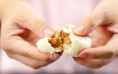 Đây là món bánh Trung thu tôi làm: Công thức rất dễ, vừa ra lò, cả nhà đã ăn hết sạch