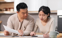 Thu nhập 42 triệu mỗi tháng mà hỏi đến tiền thì vợ bảo "nhà làm gì còn đồng nào": Chết điếng vì một khoản chi không ngờ đến